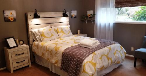 Thurston House | Creekside Bed and Breakfast Guest Room
