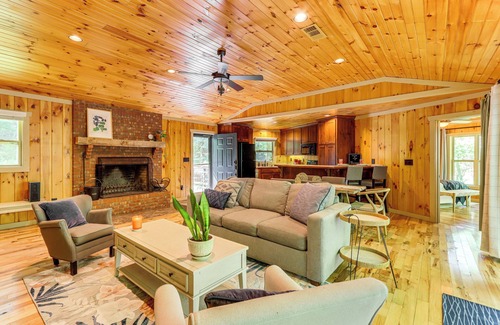 Walnut Mountain Cabin | Creekside Cabin Rental ~ 8 Mi to Downtown Ellijay!