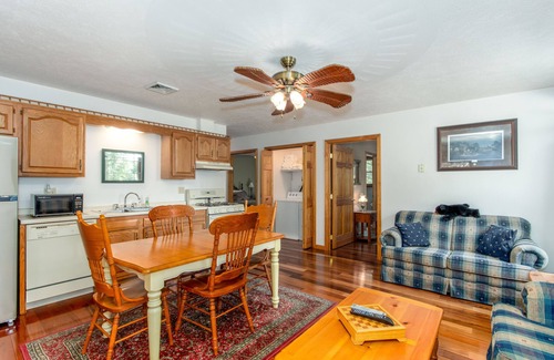 Clearfield Cabin | CREEKSIDE CABIN @ THE BEAR'S DEN 5 beds & 3 baths, 30 acres, trout stream & pond