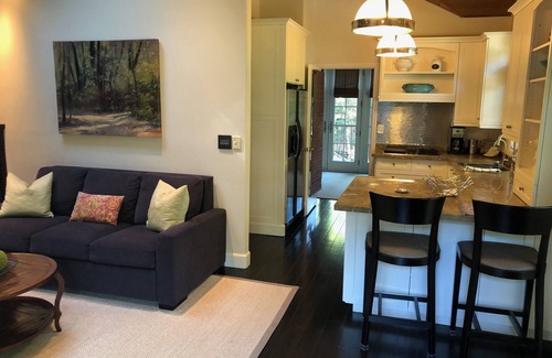 San Carlos House | Creekside Casita walking distance to downtown San Carlos