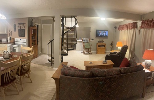 Swain Ski Chalet | Creekside Chalet