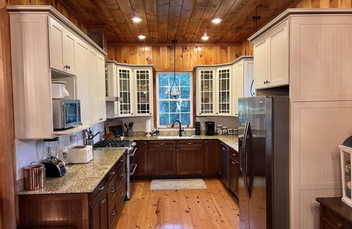 Sardinia Cottage | Creekside Country Cottage- minutes away from I-95