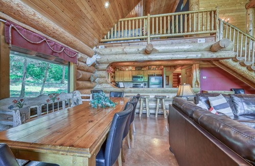 Marble Falls Cabin | Creekside: Relaxing Retreat by the Water Awaits!