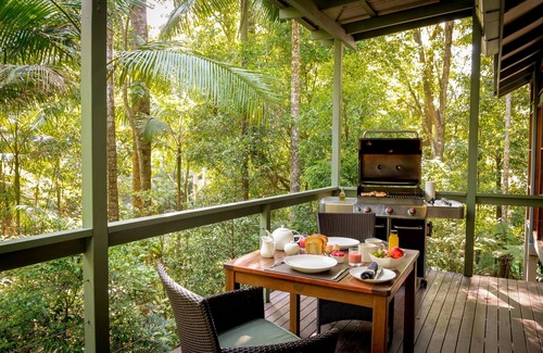 Upper Crystal Creek Cabin | Creekside Spa Cabin Carabeen