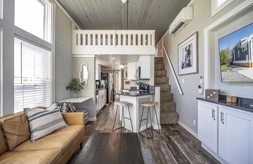 Morganton House | Creekside Tiny Home - 10 Minutes to Blue Ridge