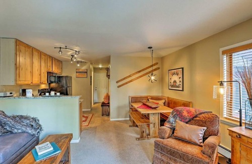 Four O'Clock Condo | Creekside/Walk to Town Dog Friendly 1BR!