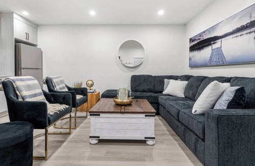 Crescent Heights Apartment | Crescent Heights Guest Suite