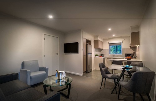 St Kilda West Apartment | Crest on Park