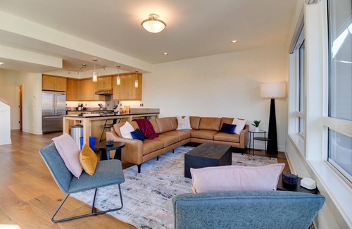 Southern Crossing House | Crestline - Gorgeous River, Mtn, Old Mill views