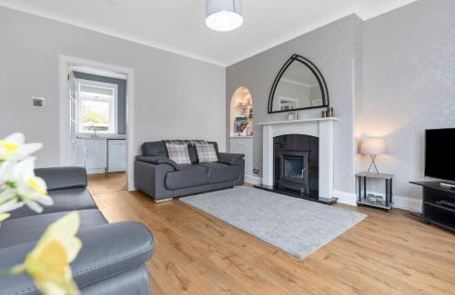 Pilton Apartment | Crewe Apartment - Stylish 2 bedroom apt, Garden, Free parking, Edin City