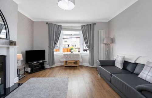 Pilton Apartment | Crewe Apartment - Stylish 2 bedroom apt, Garden, Free parking, Edin City