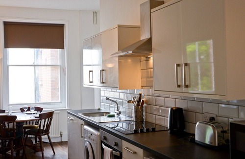 Worthing Apartment | CRH · Corner House Apartment