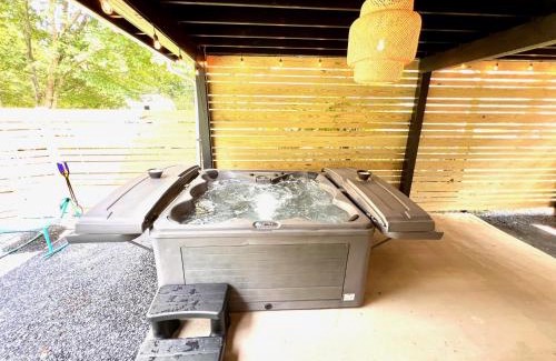 North Chesterfield House | Crieff Cottage Serene Stay With Outdoor Lounge