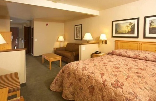 Crivitz Hotel | Crivitz Lodge