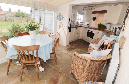 Fylingthorpe Cottage | CROFT VIEW, family friendly, with open fire in Robin Hood’s Bay