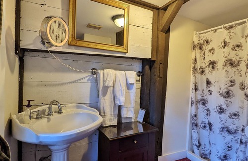 Cornwall Bed & Breakfast | Cromwell Manor Inn