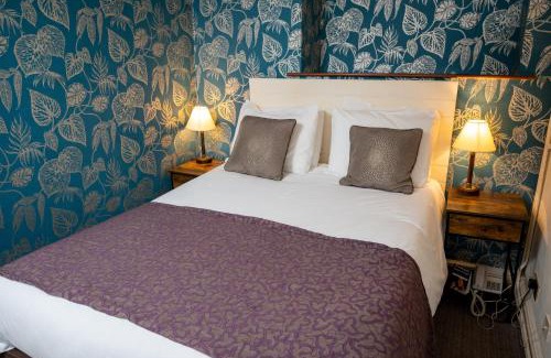 Chipping Sodbury Hotel | Cross Hands Hotel by Greene King Inns