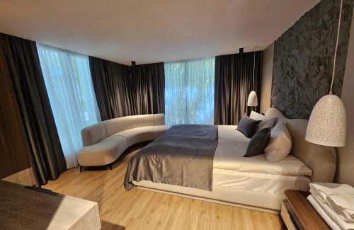 Yerevan Hotel | Cross Resort Hotel