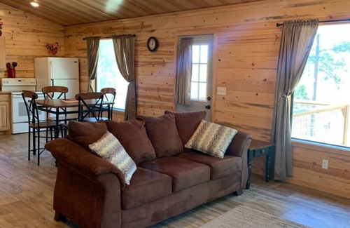 Murfreesboro Cabin | Crosscut Cabins- Minutes from Lake, River, & Diamond Mine! Private Hiking Trail!