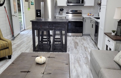 Iuka Cabin | Crossroads to Pickwick Cabin SMOOTH SAILING