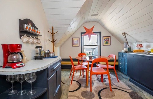 Homestead Apartment | Crow's Nest Crash-Pad