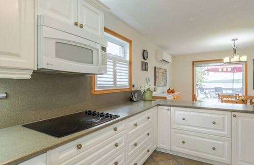 Marmora Cottage | Crowe Lake Lodge- Amazing Fall Colours!