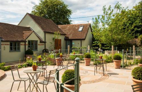 Penwood Hotel | Crown and Garter