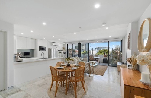 Wollongong Apartment | Crown Beach Escape Stylish Comfort by the Sea