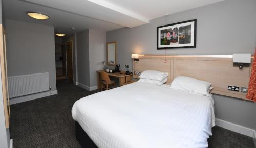 Wychbold Hotel | Crown, Droitwich by Marston's Inns