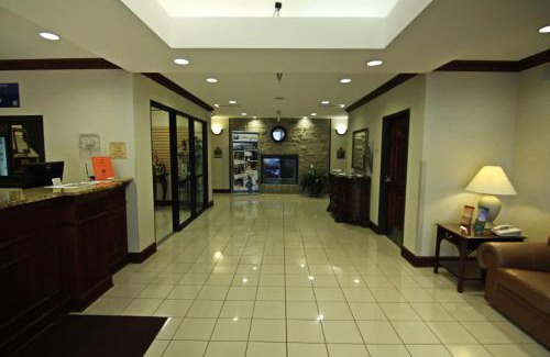 Farmington Hotel | Crown Pointe Lodge; BW Signature Collection