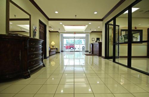 Farmington Hotel | Crown Pointe Lodge; BW Signature Collection