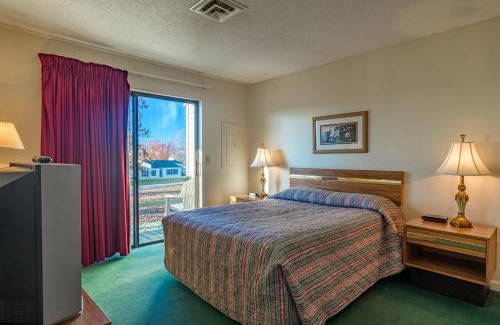 Lake Tansi Hotel | Crown Resorts at Lake Tansi East