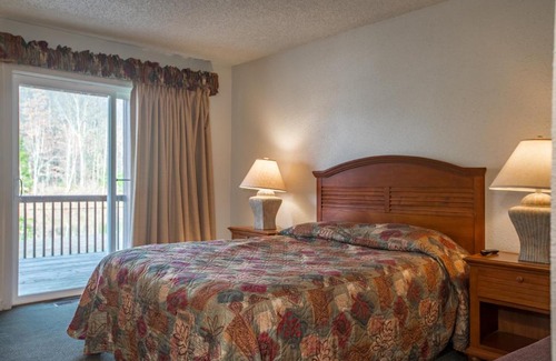 Drums Hotel | Crown Resorts at The Poconos
