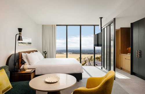 Mawson Lakes Hotel | Crowne Plaza Adelaide Mawson Lakes by IHG