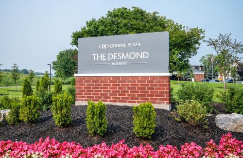 Newtonville Hotel | Crowne Plaza Albany - The Desmond Hotel