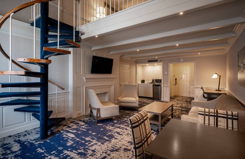 Newtonville Hotel | Crowne Plaza Albany - The Desmond Hotel by IHG