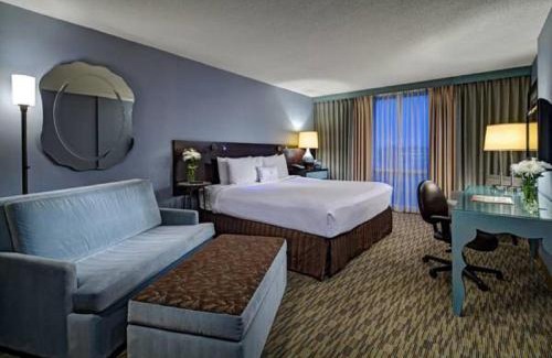 Rosemont Hotel | Crowne Plaza Chicago O'Hare Hotel & Conference Center by IHG