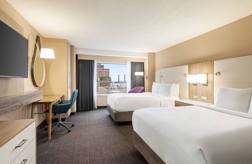 Playhouse Square Hotel | Crowne Plaza Cleveland at Playhouse Square by IHG