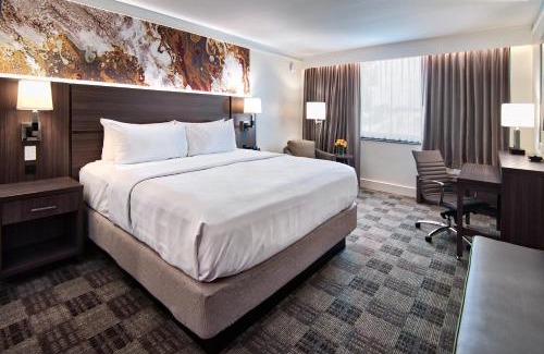 Highlands - Perkins Hotel | Crowne Plaza Executive Center Baton Rouge by IHG