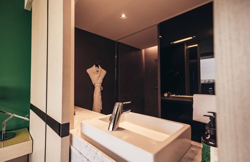 Cointrin Hotel | Crowne Plaza Geneva by IHG