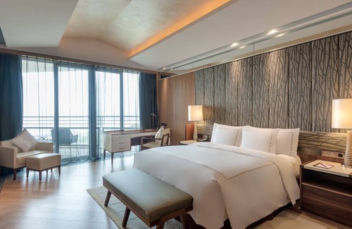 Jiangcheng District Hotel | Crowne Plaza Hailing Island by IHG