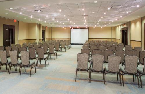 Glen Ellyn Hotel | Crowne Plaza Hotel Glen Ellyn/Lombard by IHG