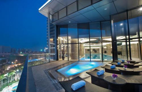 Huizhou Hotel | Crowne Plaza Huizhou by IHG