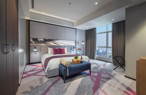 Ortigas Center Hotel | Crowne Plaza Manila Galleria by IHG