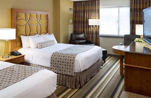 Plymouth Hotel | Crowne Plaza Minneapolis West by IHG