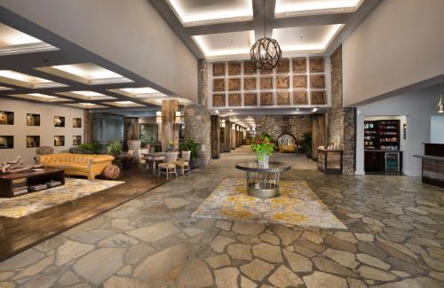 Asheville Resort | Crowne Plaza Resort Asheville by IHG