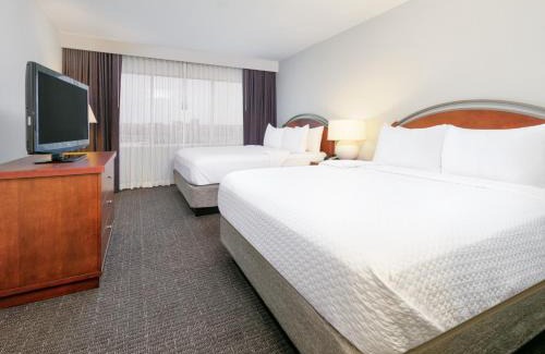North Arlington Hotel | Crowne Plaza Suites Arlington by IHG