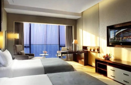 Luqiao District Hotel | Crowne Plaza Taizhou by IHG