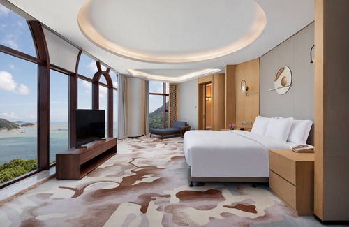 Putuo Hotel | Crowne Plaza Zhoushan Seaview by IHG