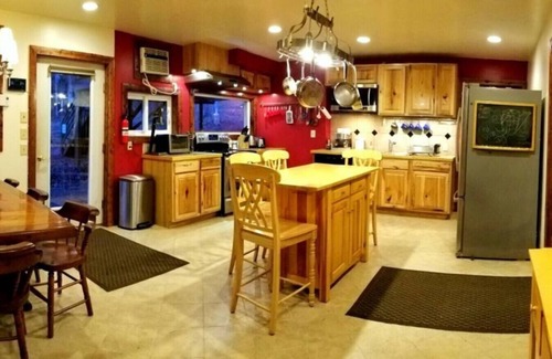 Stanardsville Apartment | Crows Nest at White Lotus Eco Spa Retreat
